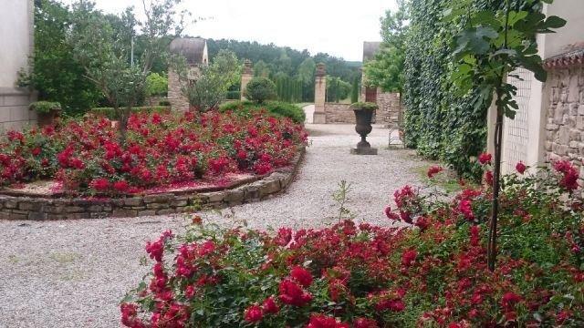 Maison - 3 512 m² - 48 pièces