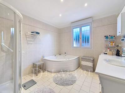 Villa - 160 m² - 6 pièces