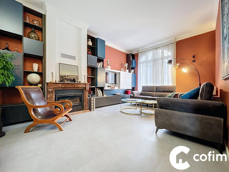 Maison - 210 m² - 8 pièces