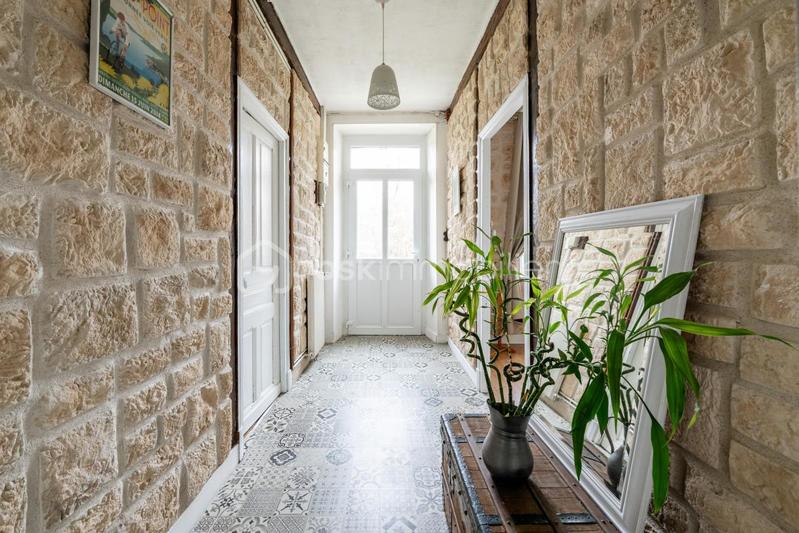 Maison ancienne - 214 m² - 7 pièces