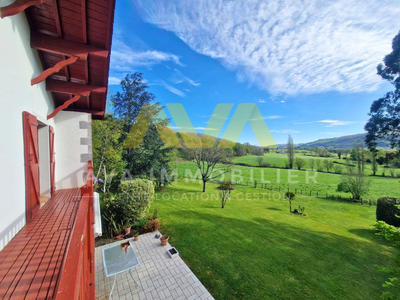 Maison - 300 m² - 9 pièces