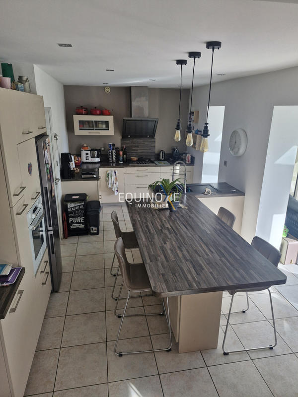 Maison - 166 m² - 6 pièces