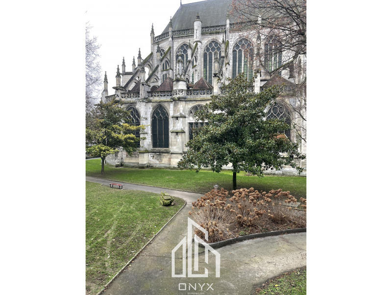 Appartement - 93 m² - 5 pièces