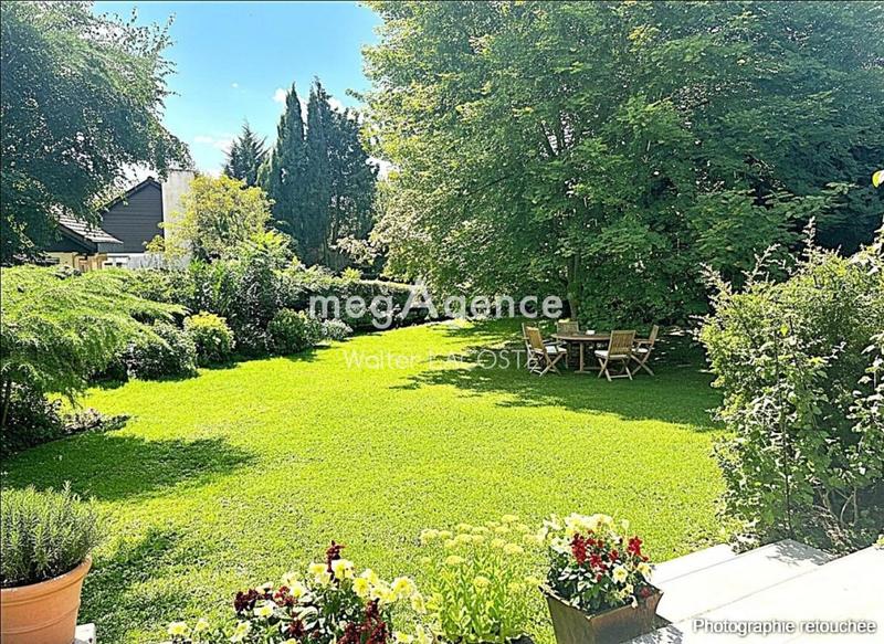 Maison traditionnelle - 260 m² - 10 pièces