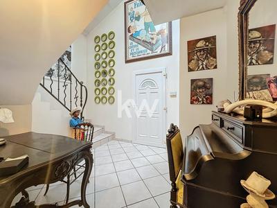 Maison - 200 m² - 7 pièces