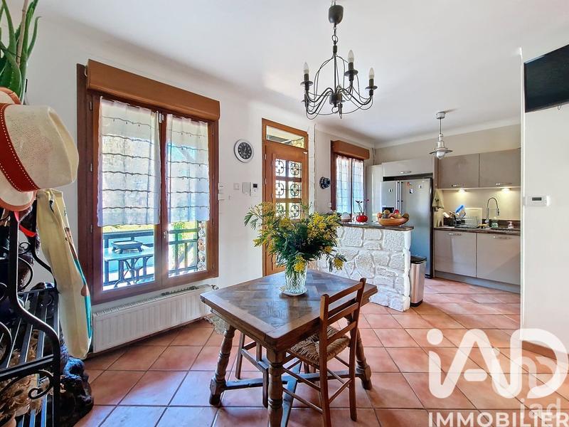 Maison - 137 m² - 6 pièces