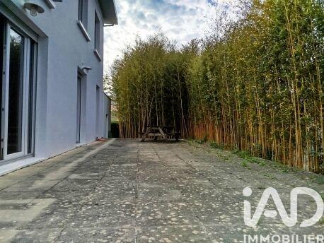 Maison - 180 m² - 8 pièces