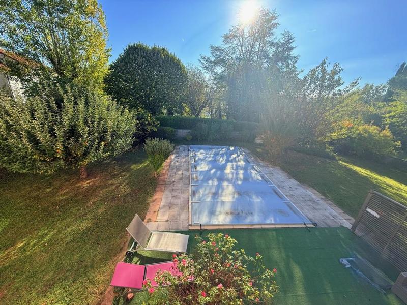 Maison - 160 m² - 8 pièces