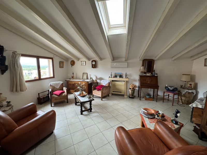 Maison - 213 m² - 7 pièces