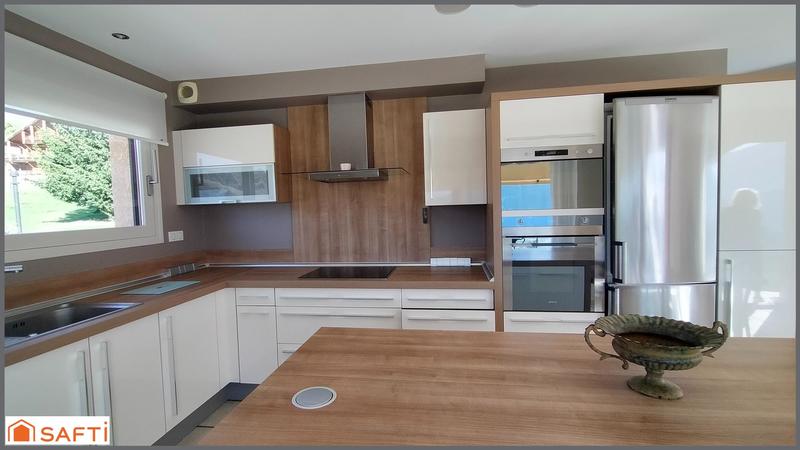 Maison - 161 m² - 6 pièces