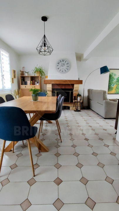 Maison - 95 m² - 5 pièces