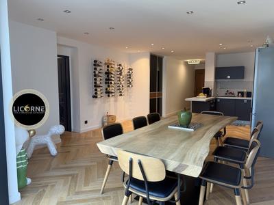 Appartement - 85 m² - 3 pièces