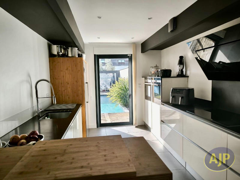 Maison - 175 m² - 5 pièces