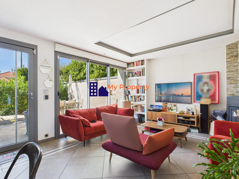 Maison - 121 m² - 6 pièces