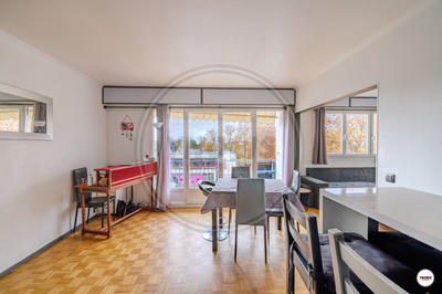 Appartement - 93 m² - 4 pièces