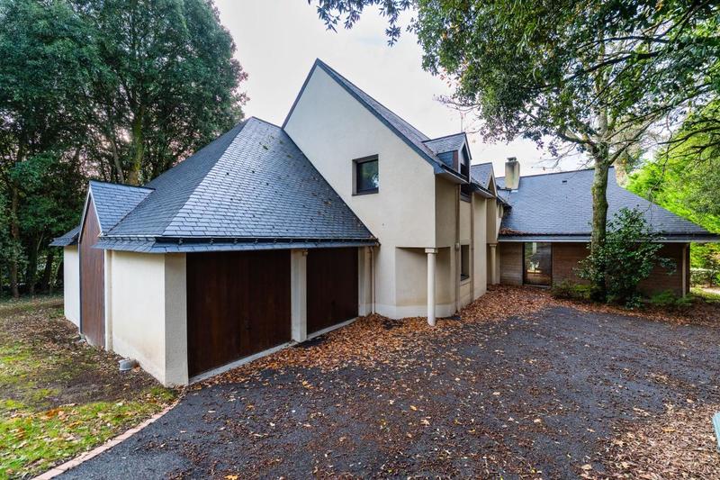 Propriété - 200 m² - 8 pièces