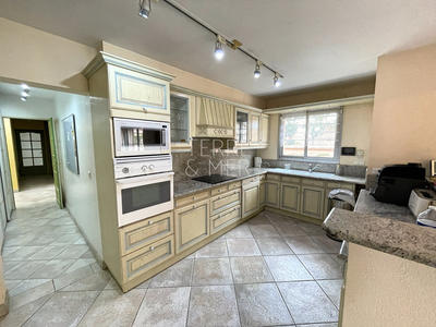 Maison - 240 m² - 7 pièces