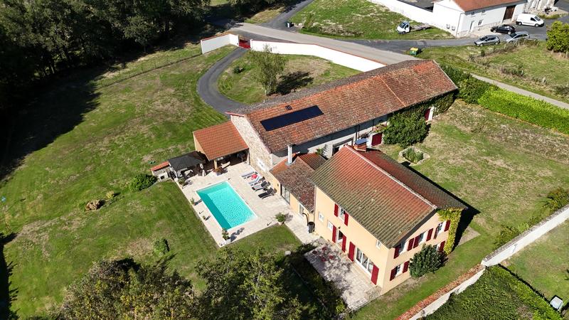 Maison - 207 m² - 6 pièces