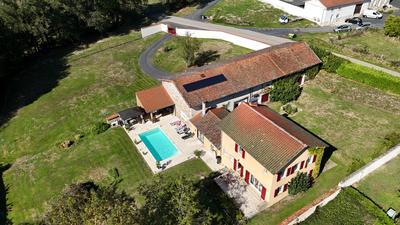 Maison - 207 m² - 6 pièces