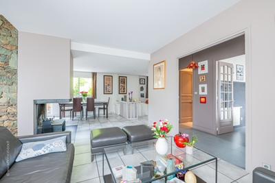 Pavillon - 290 m² - 9 pièces