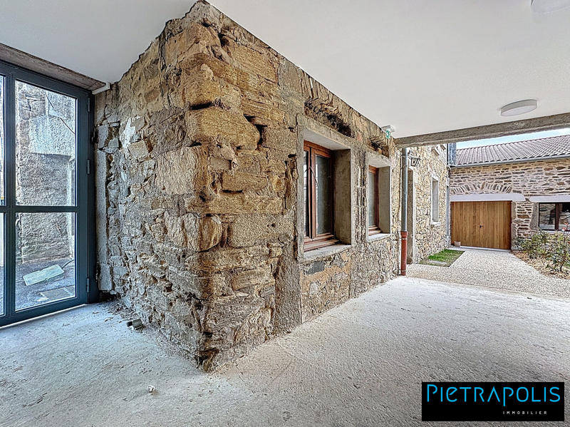 Maison ancienne - 160 m² - 3 pièces