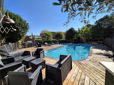 Maison - 715 m² - 13 pièces