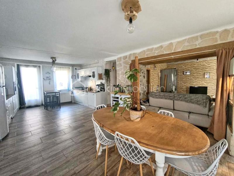 Maison en pierre - 230 m² - 9 pièces