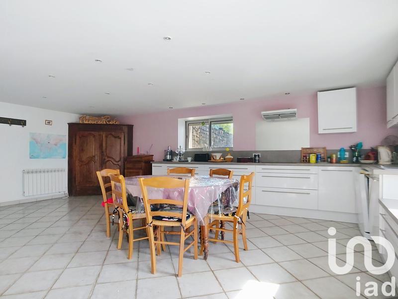 Maison - 285 m² - 16 pièces