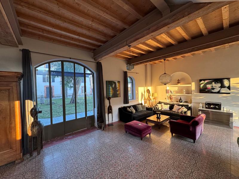 Château - 1 497 m² - 67 pièces