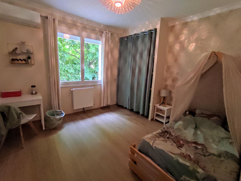 Maison - 270 m² - 11 pièces