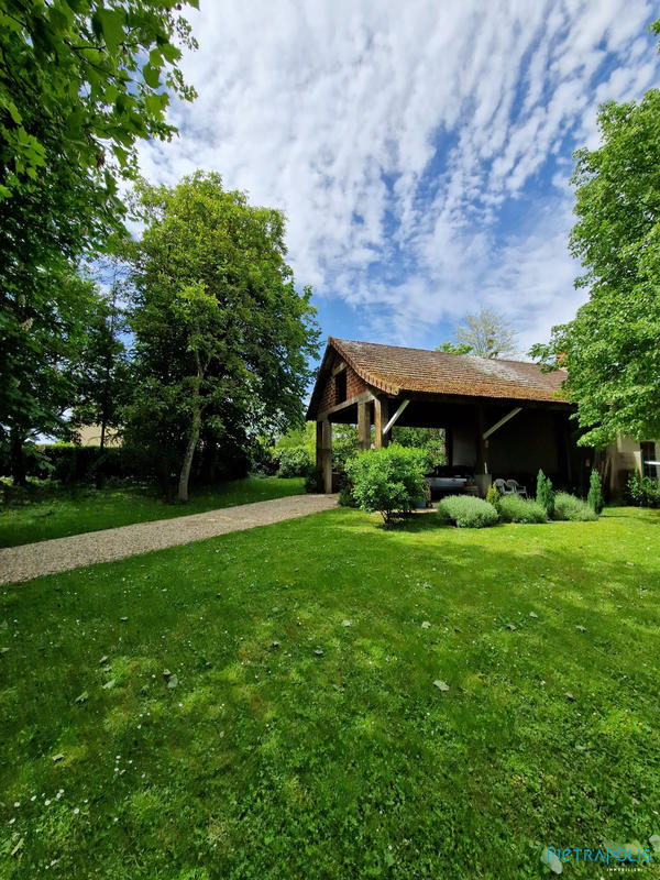 Maison - 300 m² - 13 pièces