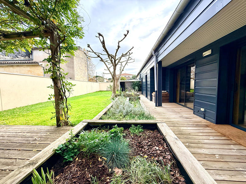 Maison - 213 m² - 6 pièces