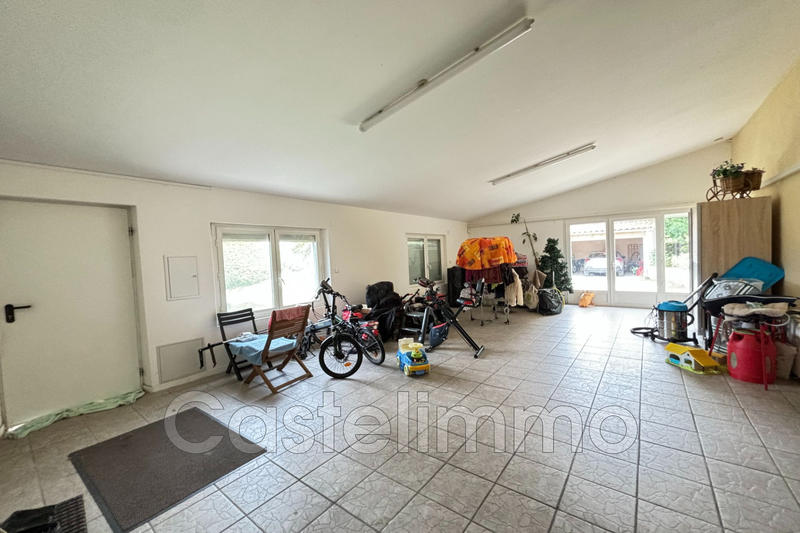 Maison - 370 m² - 10 pièces