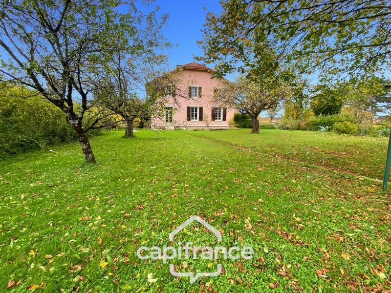 Maison bourgeoise - 212 m² - 8 pièces