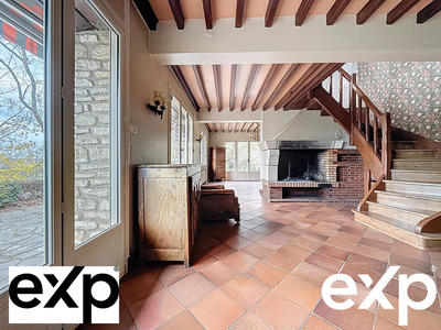 Maison - 302 m² - 12 pièces