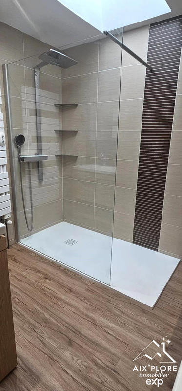 Maison - 224 m² - 7 pièces