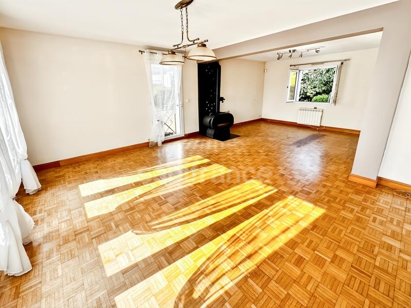 Maison - 112 m² - 6 pièces