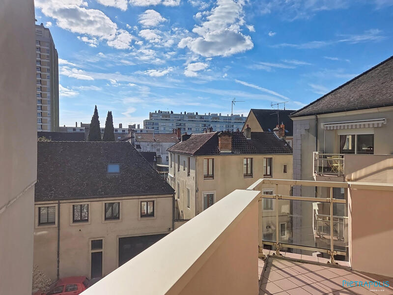 Appartement - 145 m² - 6 pièces