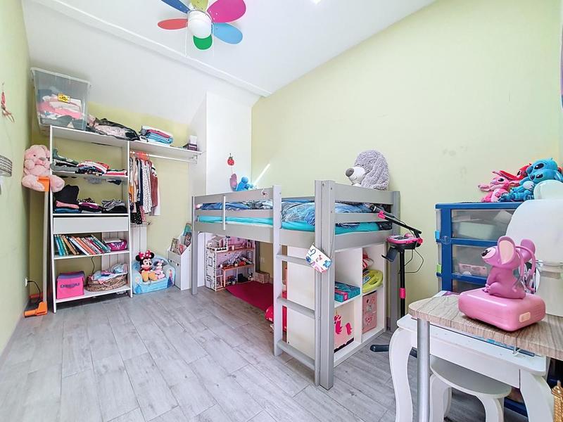 Maison - 177 m² - 7 pièces