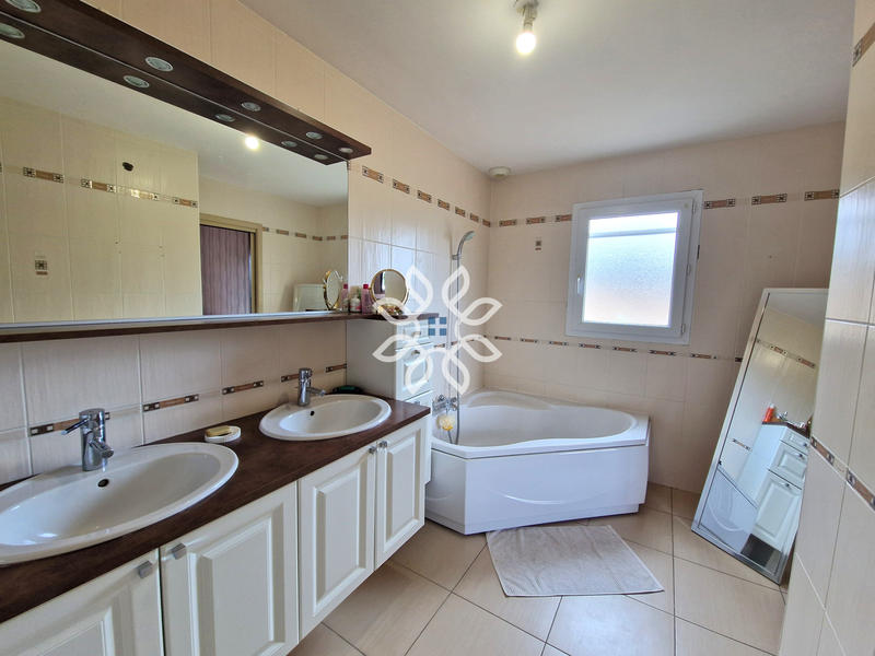 Maison - 132 m² - 5 pièces