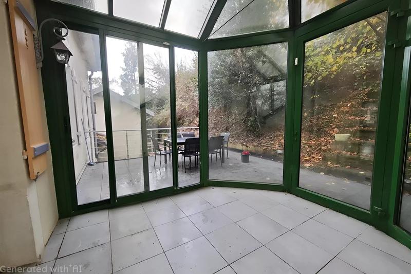 Maison - 205 m² - 9 pièces