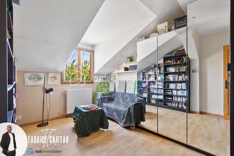 Maison - 212 m² - 8 pièces