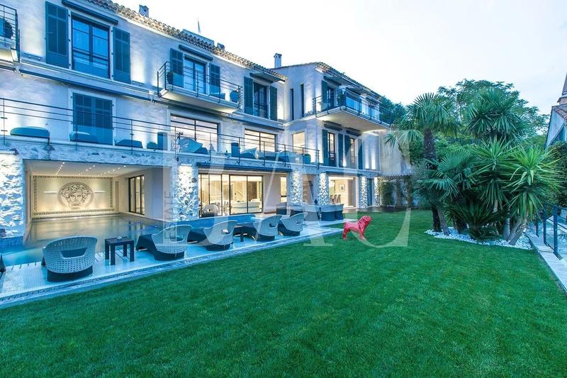 Hôtel particulier - 1 000 m² - 22 pièces