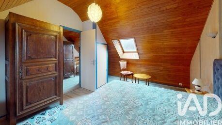 Maison - 180 m² - 11 pièces