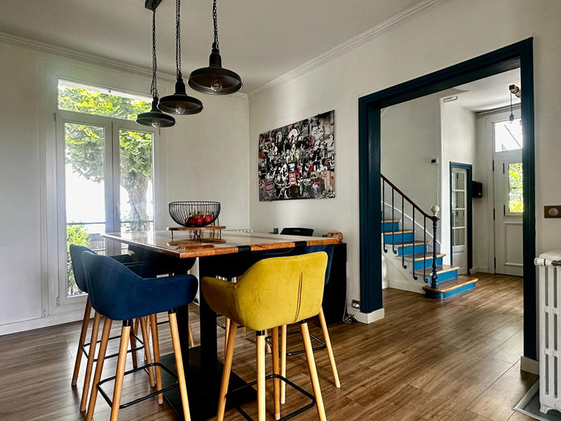 Maison - 200 m² - 9 pièces