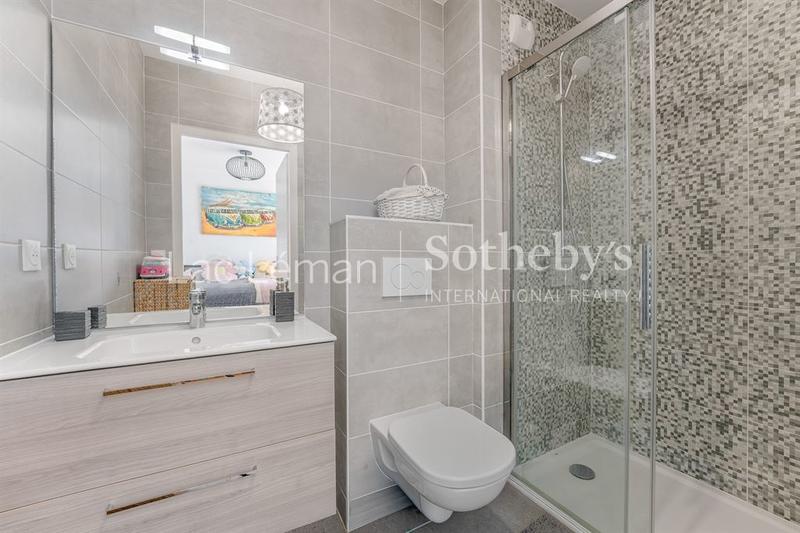 Appartement - 90 m² - 4 pièces