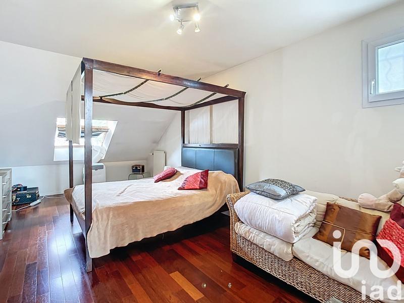 Maison - 200 m² - 8 pièces