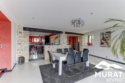 Maison - 220 m² - 7 pièces