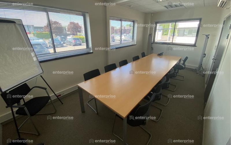 Bureau - 1 233 m²