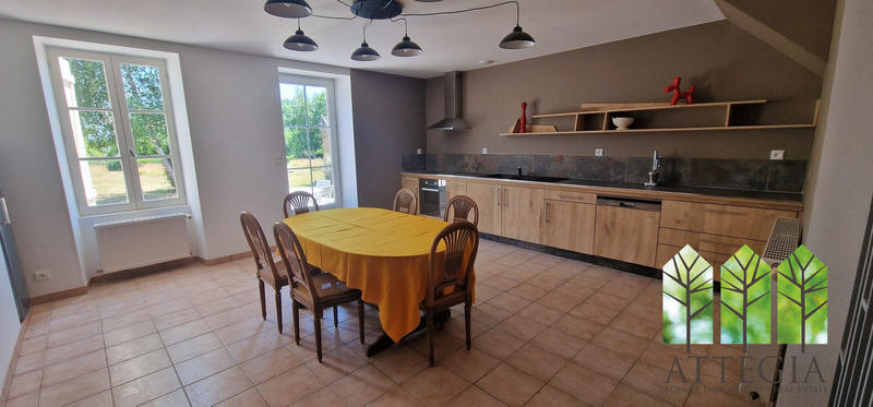Maison - 99 m² - 4 pièces